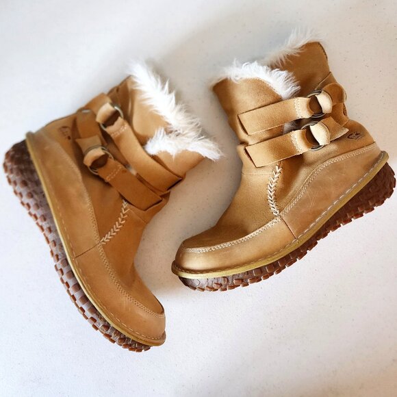 Sorel Weatherproof Boots "EUC" - Picture 1 of 16